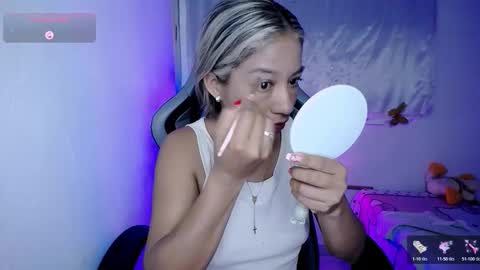 ninatinydoll1 online show from November 12, 2025, 8:48 am