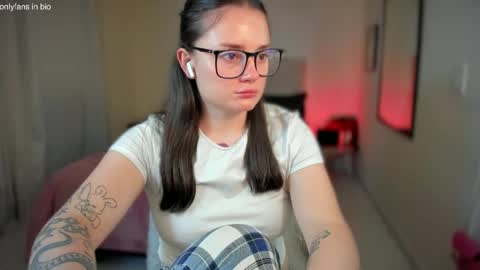 Snapshot of ninavolkov chatting on February 3, 2025, 12:47 am ninavolkov online show from February 3, 2025, 12:47 am