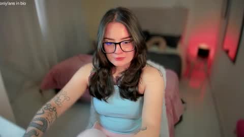 Snapshot of ninavolkov chatting on February 8, 2025, 8:53 pm ninavolkov online show from February 8, 2025, 8:53 pm