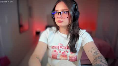 Snapshot of ninavolkov chatting on February 13, 2025, 10:22 pm ninavolkov online show from February 13, 2025, 10:22 pm