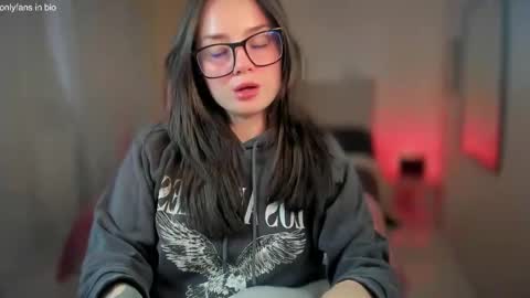 Snapshot of ninavolkov chatting on February 18, 2025, 10:25 pm ninavolkov online show from February 18, 2025, 10:25 pm