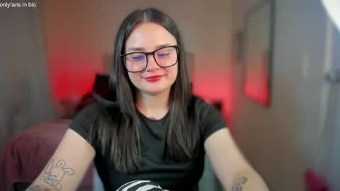 Snapshot of ninavolkov chatting on February 21, 2025, 12:38 am ninavolkov online show from February 21, 2025, 12:38 am