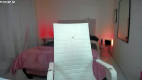 Snapshot of ninavolkov chatting on February 26, 2025, 10:53 pm ninavolkov online show from February 26, 2025, 10:53 pm