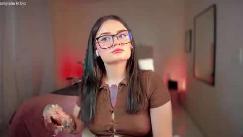 Snapshot of ninavolkov chatting on March 4, 2025, 10:05 pm ninavolkov online show from March 4, 2025, 10:05 pm