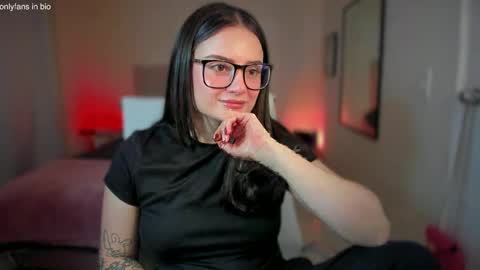 Snapshot of ninavolkov chatting on March 7, 2025, 9:38 pm ninavolkov online show from March 7, 2025, 9:38 pm