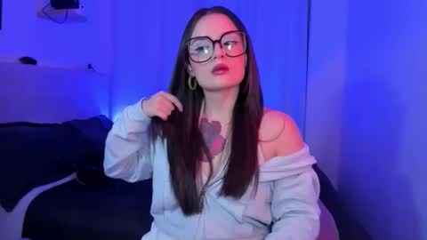 Snapshot of ninavolkov chatting on September 10, 2025, 9:37 pm ninavolkov online show from September 10, 2025, 9:37 pm