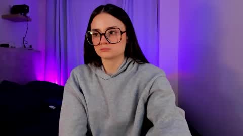 Snapshot of ninavolkov chatting on September 25, 2025, 10:02 pm ninavolkov online show from September 25, 2025, 10:02 pm