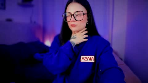 Snapshot of ninavolkov chatting on October 2, 2025, 10:17 pm ninavolkov online show from October 2, 2025, 10:17 pm