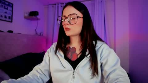 Snapshot of ninavolkov chatting on October 6, 2025, 10:51 pm ninavolkov online show from October 6, 2025, 10:51 pm