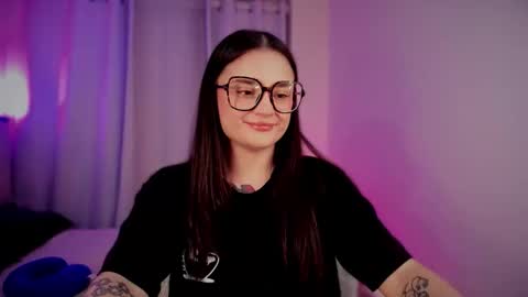 Snapshot of ninavolkov chatting on October 17, 2025, 11:07 pm ninavolkov online show from October 17, 2025, 11:07 pm