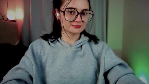 Snapshot of ninavolkov chatting on October 27, 2025, 11:20 pm ninavolkov online show from October 27, 2025, 11:20 pm