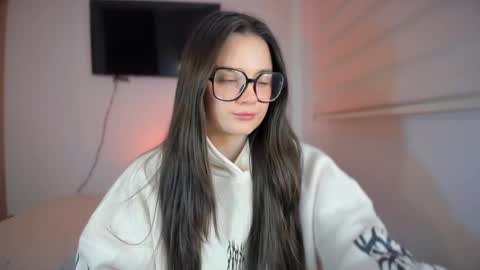 Snapshot of ninavolkov chatting on February 24, 2026, 11:36 pm ninavolkov online show from February 24, 2026, 11:36 pm