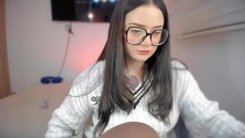 Snapshot of ninavolkov chatting on March 3, 2026, 11:43 pm ninavolkov online show from March 3, 2026, 11:43 pm