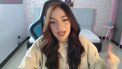 Snapshot of ninfa_ch chatting on December 21, 2024, 11:22 am Ninfa online show from December 21, 2024, 11:22 am