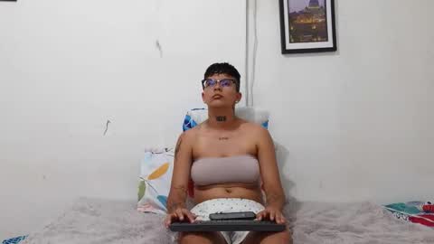 nini_smith online show from April 14, 2026, 6:41 am