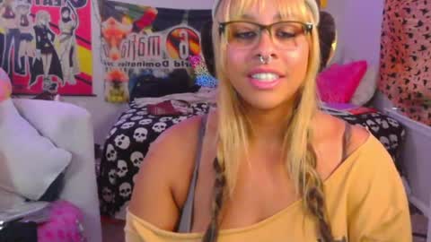 Snapshot of nintendhoe_ chatting on May 13, 2026, 4:43 am kiwi online show from May 13, 2026, 4:43 am