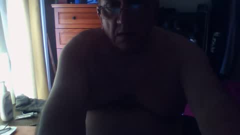 Snapshot of nionios67 chatting on October 6, 2025, 2:58 pm Dennis online show from October 6, 2025, 2:58 pm