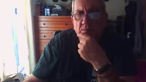 Snapshot of nionios67 chatting on October 24, 2025, 2:13 pm Dennis online show from October 24, 2025, 2:13 pm