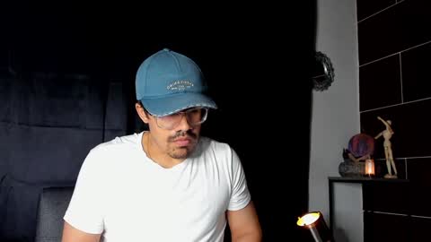 Snapshot of nipsfetich chatting on December 27, 2024, 12:18 am Steven online show from December 27, 2024, 12:18 am