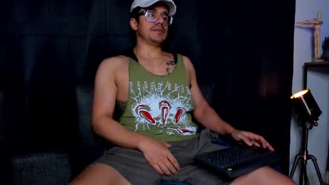 Snapshot of nipsfetich chatting on January 21, 2025, 2:43 am Steven online show from January 21, 2025, 2:43 am