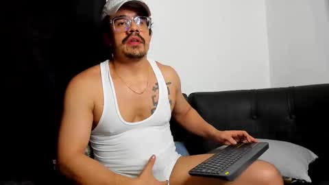 Snapshot of nipsfetich chatting on March 4, 2025, 3:33 am Steven online show from March 4, 2025, 3:33 am