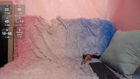 Snapshot of niuk_mei chatting on March 7, 2025, 7:16 pm Niuk online show from March 7, 2025, 7:16 pm