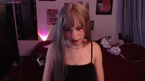 Snapshot of nixxie_ chatting on October 26, 2025, 1:11 am Nixxie online show from October 26, 2025, 1:11 am