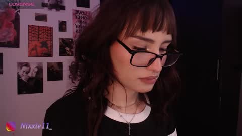 Snapshot of nixxie_ chatting on November 13, 2025, 2:32 am Nixxie online show from November 13, 2025, 2:32 am