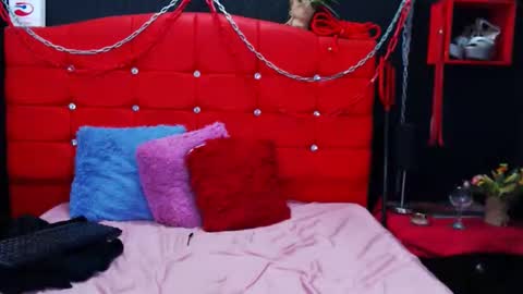 Nixye online show from November 7, 2025, 7:52 am