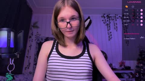 Snapshot of nloraaa chatting on December 27, 2024, 4:32 pm Tears Lora online show from December 27, 2024, 4:32 pm