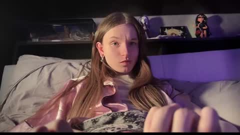 Snapshot of nloraaa chatting on February 23, 2025, 7:07 pm Tears Lora online show from February 23, 2025, 7:07 pm