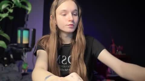 Snapshot of nloraaa chatting on February 27, 2025, 8:20 pm Tears Lora online show from February 27, 2025, 8:20 pm