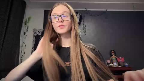 Snapshot of nloraaa chatting on March 6, 2025, 10:15 pm Tears Lora online show from March 6, 2025, 10:15 pm