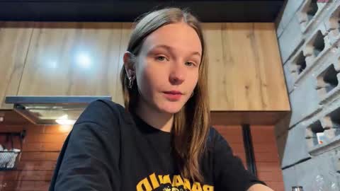 Tears Lora online show from December 5, 2025, 1:36 am