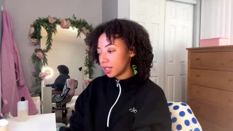 NniOnline online show from October 21, 2025, 5:24 pm