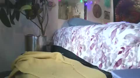 Snapshot of no_facequeen chatting on September 8, 2025, 3:22 pm Leah online show from September 8, 2025, 3:22 pm