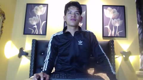 noa11_ online show from November 4, 2025, 4:28 pm