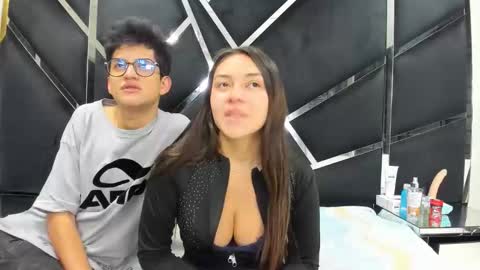 NoaandArez online show from February 8, 2026, 5:22 am