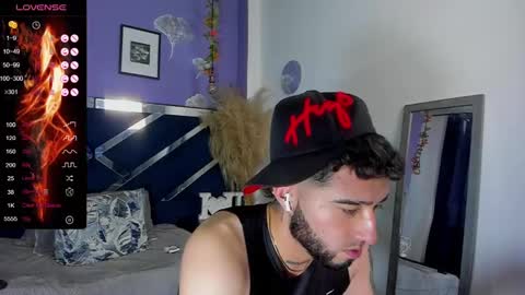 noa_bonucci online show from March 6, 2025, 4:07 pm