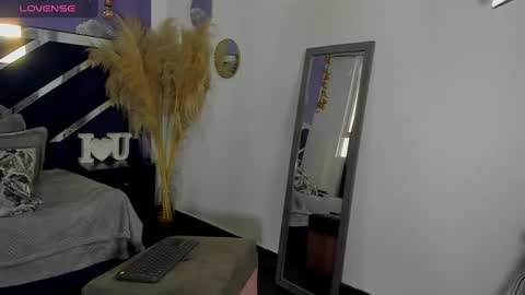 noa_bonucci online show from March 8, 2025, 3:56 pm