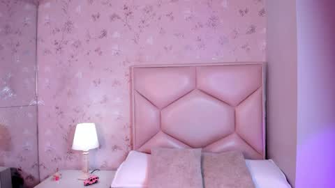   ambarsulliva  online show from October 29, 2025, 11:34 am