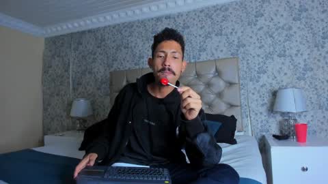 Snapshot of noaahtylor chatting on March 29, 2026, 9:04 pm Noah online show from March 29, 2026, 9:04 pm