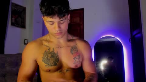 noah_223 online show from May 19, 2026, 5:03 am