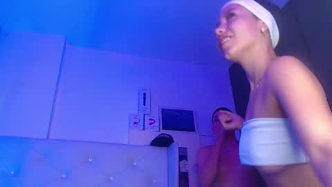 Zoe  online show from December 5, 2025, 3:26 am