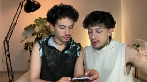 noah_and_steven online show from May 18, 2026, 2:07 am