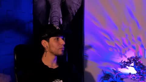 Noah Brigth online show from November 11, 2025, 12:43 am