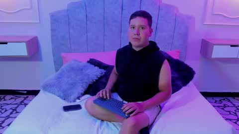 Snapshot of noah_chapman chatting on October 17, 2025, 12:08 pm NOAH online show from October 17, 2025, 12:08 pm