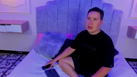 Snapshot of noah_chapman chatting on October 19, 2025, 12:50 pm NOAH online show from October 19, 2025, 12:50 pm