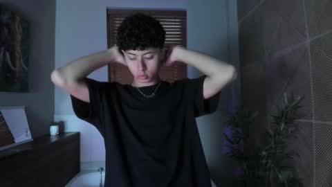 noah_dupont_ online show from October 4, 2025, 11:52 am