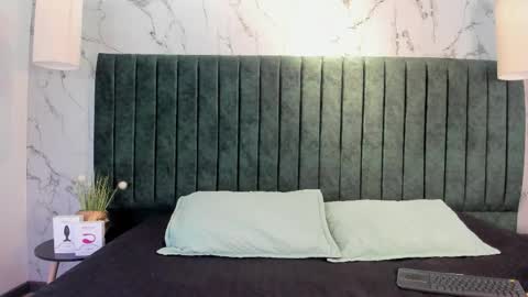 noah_dupont_ online show from November 6, 2025, 11:44 am